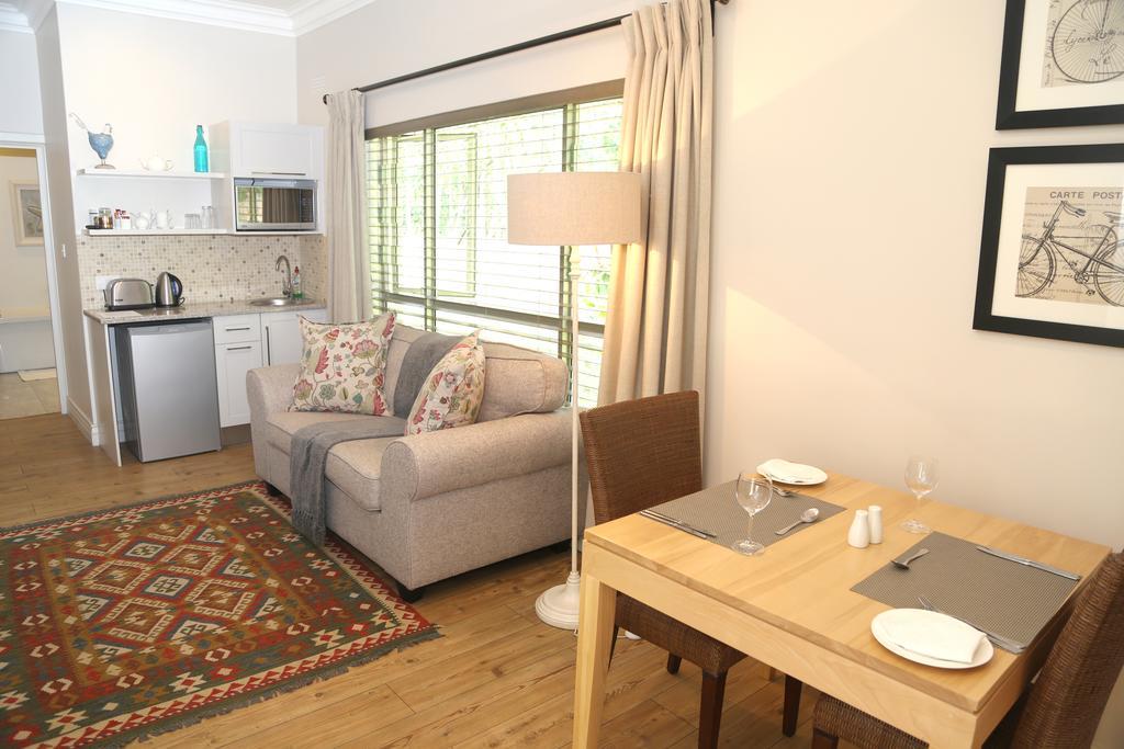 Kingsmead Guest House Harare Szoba fotó